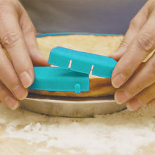 Load image into Gallery viewer, Flexi-NoBurn Pie Crust Shield